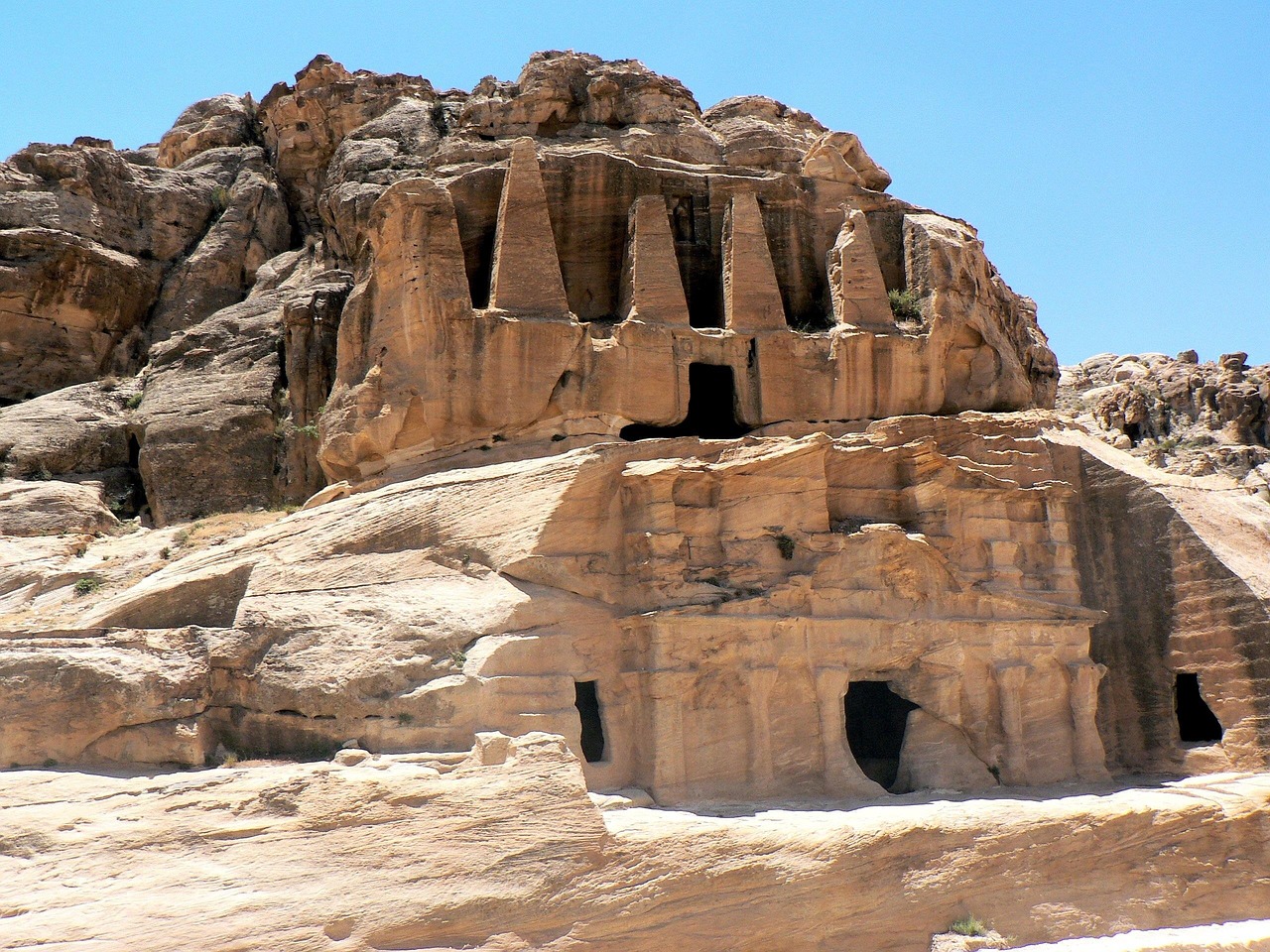 découvrez l'archéologie positive, une approche revitalisante qui valorise les découvertes passées pour inspirer un avenir meilleur. explorez comment les vestiges historiques peuvent promouvoir la durabilité, l'harmonie sociale et le respect de notre patrimoine culturel tout en enrichissant nos perspectives sur l'environnement et la communauté.