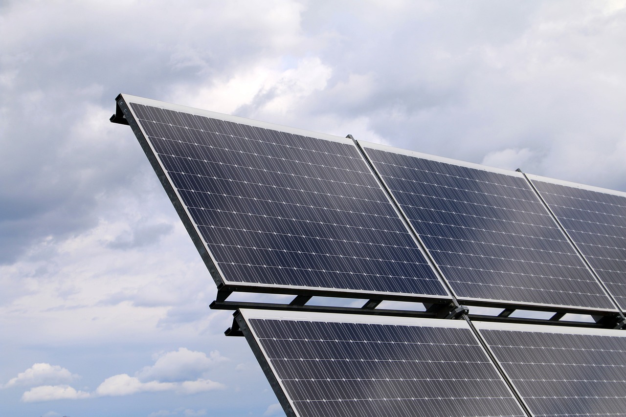 découvrez les avantages de l'énergie solaire : une solution renouvelable et écologique pour réduire vos factures d'électricité et minimiser votre empreinte carbone. informez-vous sur les technologies solaires modernes et comment elles peuvent transformer votre consommation d'énergie.