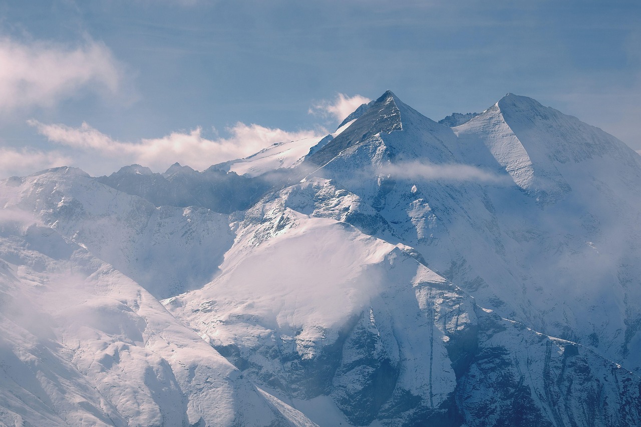 découvrez les alpes, une région emblématique offrant des paysages majestueux, des activités de plein air et une richesse culturelle unique.