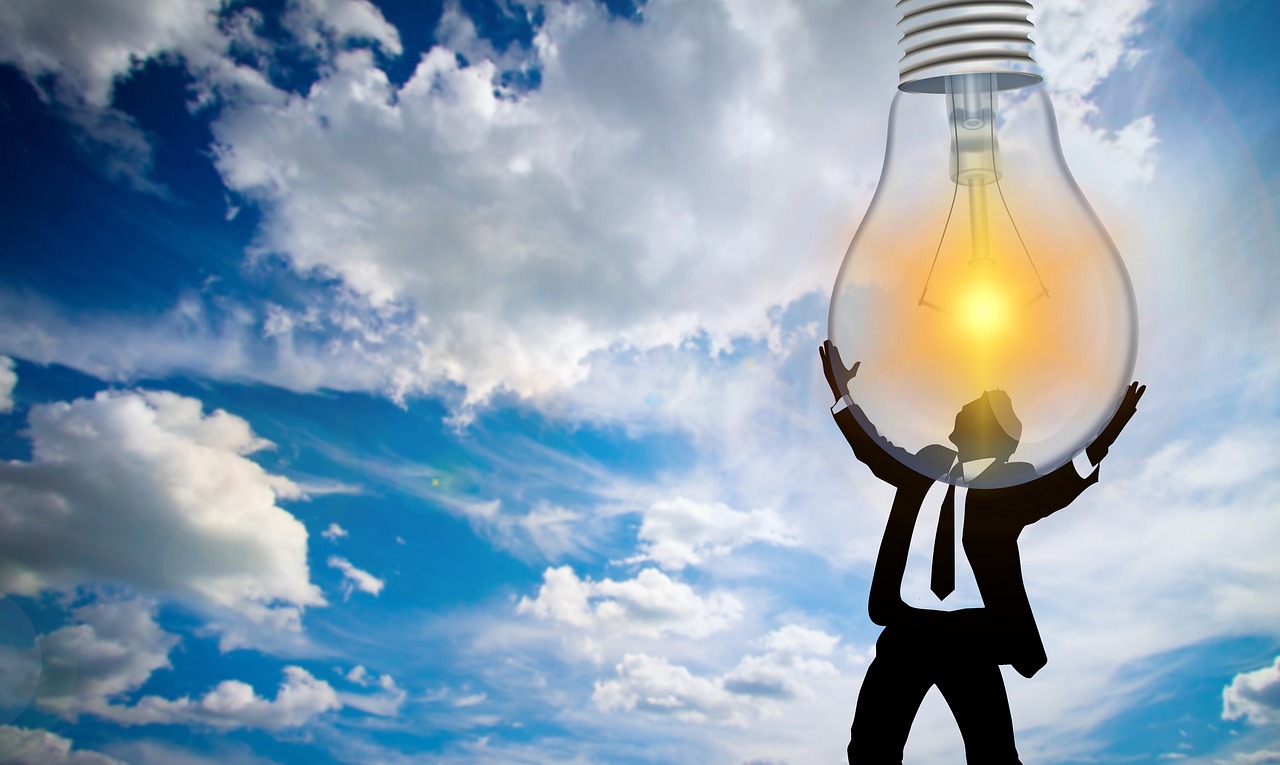 découvrez l'énergie solaire, une source d'énergie renouvelable et durable qui transforme la lumière du soleil en électricité. explorez ses avantages, ses applications et son impact positif sur l'environnement.