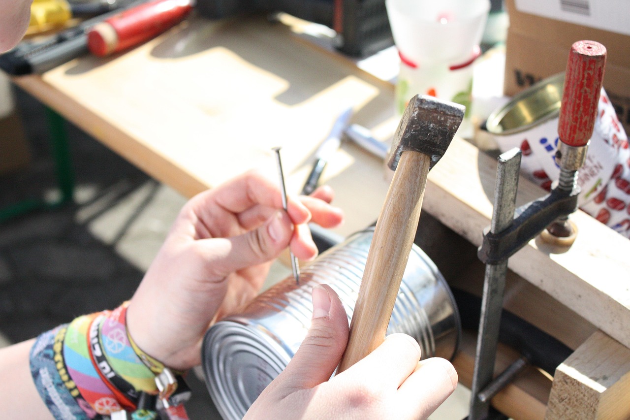 découvrez l'upcycling, une approche créative et durable qui transforme les déchets en objets uniques et fonctionnels. apprenez à réduire votre impact environnemental tout en donnant une seconde vie à vos vieux matériaux.