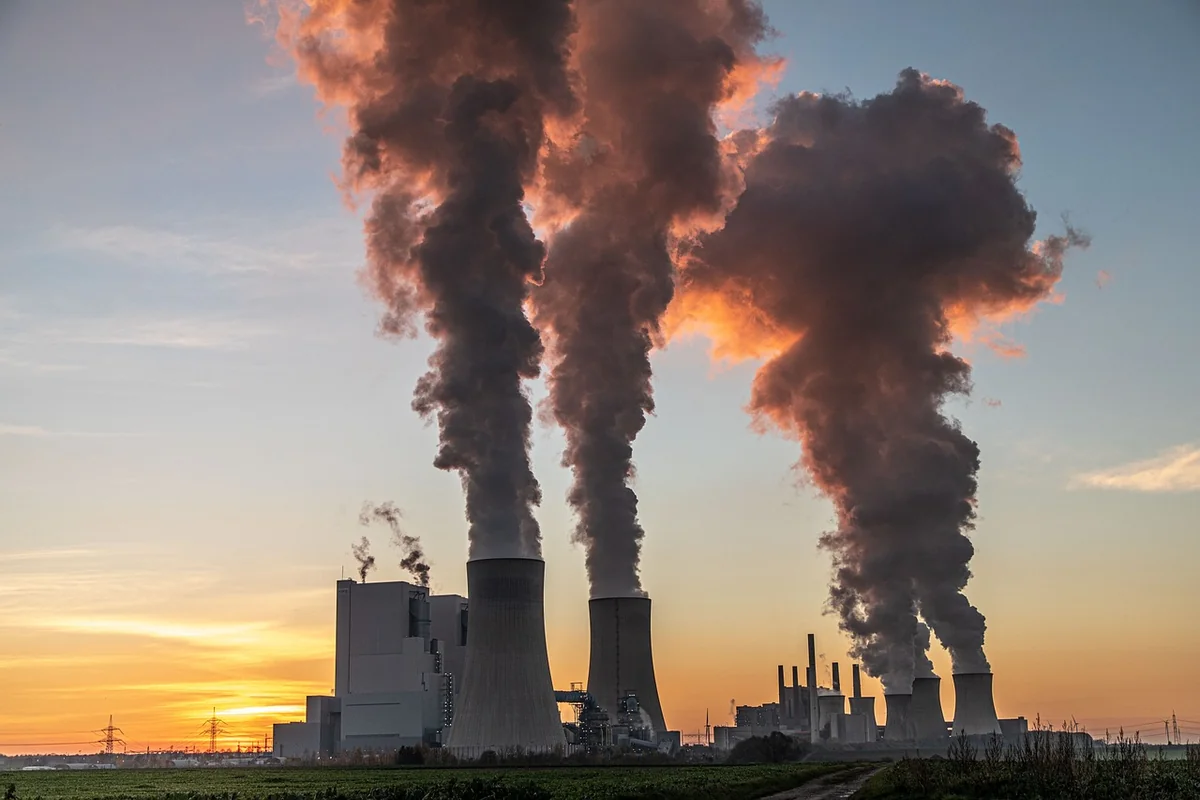 Japon : secrets et stratégies derrière un record inédit de réduction des émissions de gaz à effet de serre