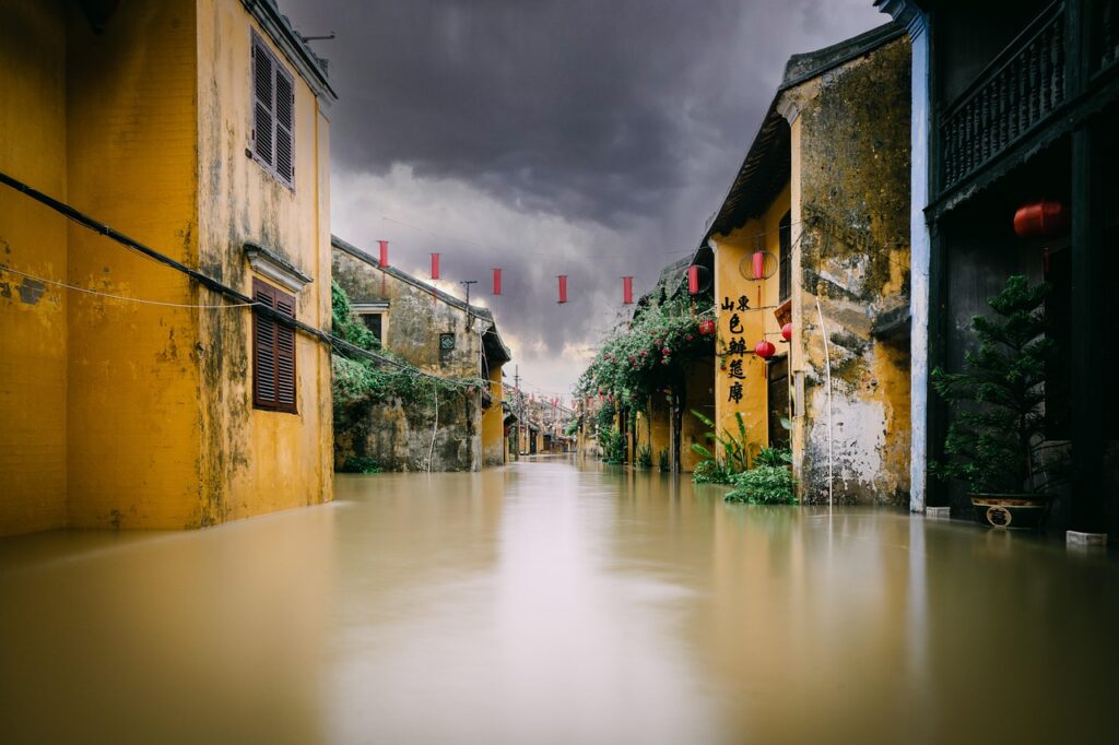 découvrez les inondations historiques qui ont marqué notre histoire, leurs causes, impacts et leçons pour mieux prévenir les catastrophes futures.